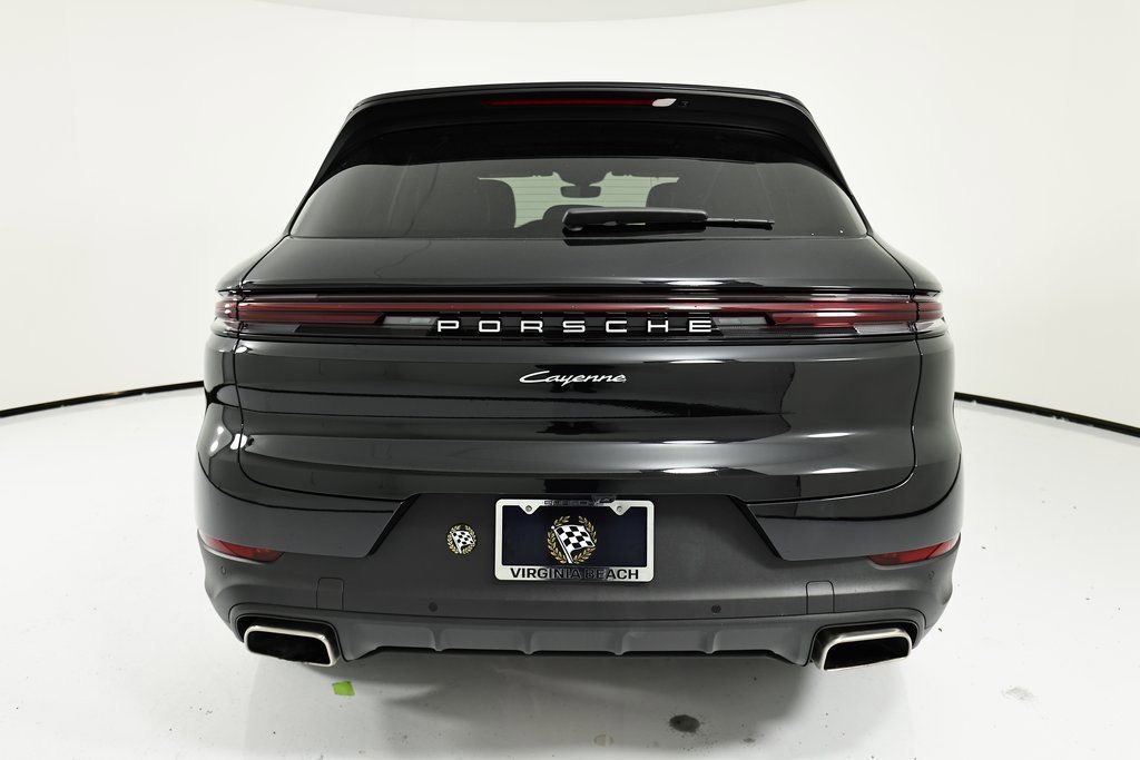 Certified 2024 Porsche Cayenne AWD/4WD image 6
