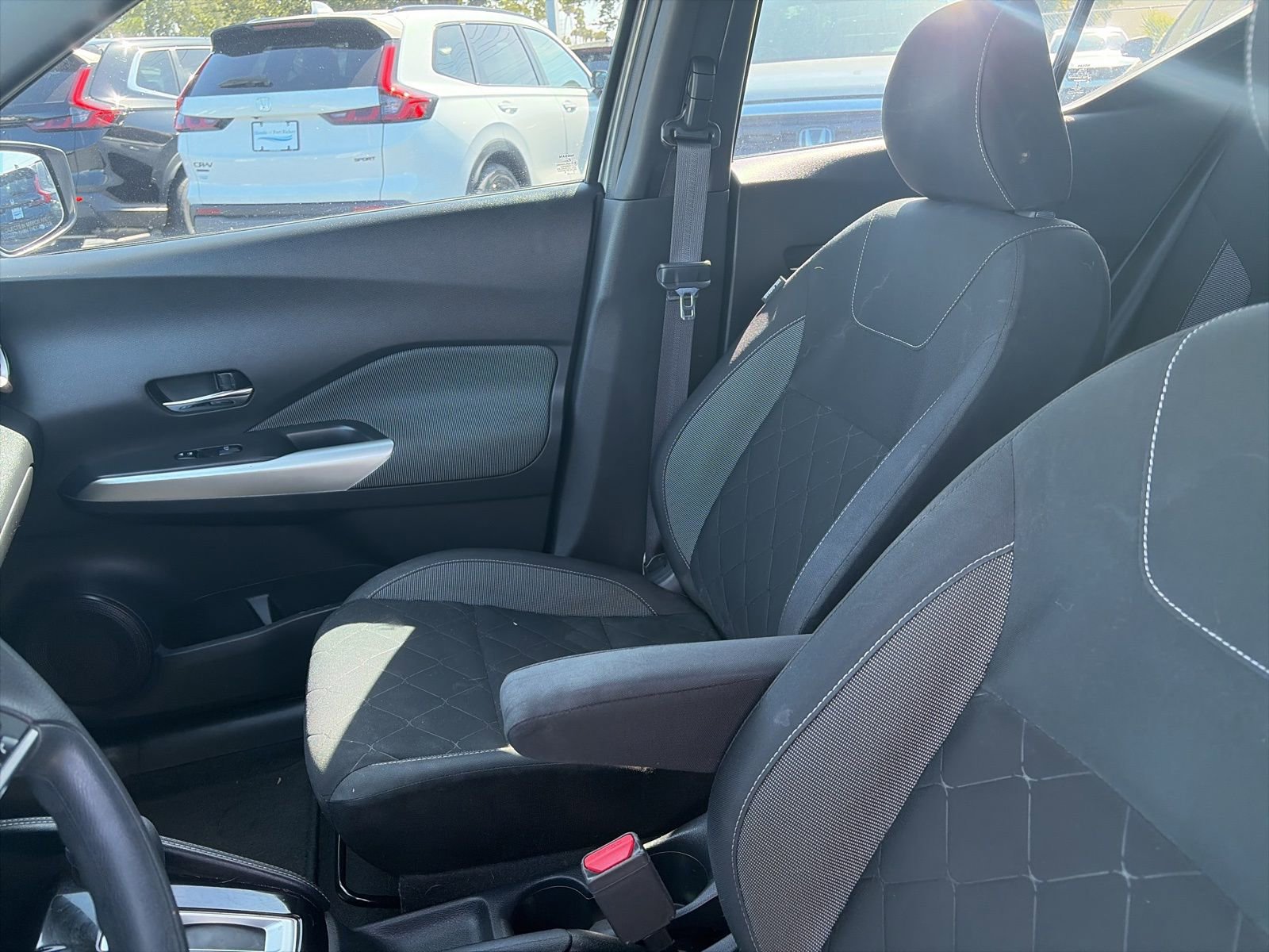 Used 2019 Nissan Kicks SV image 10