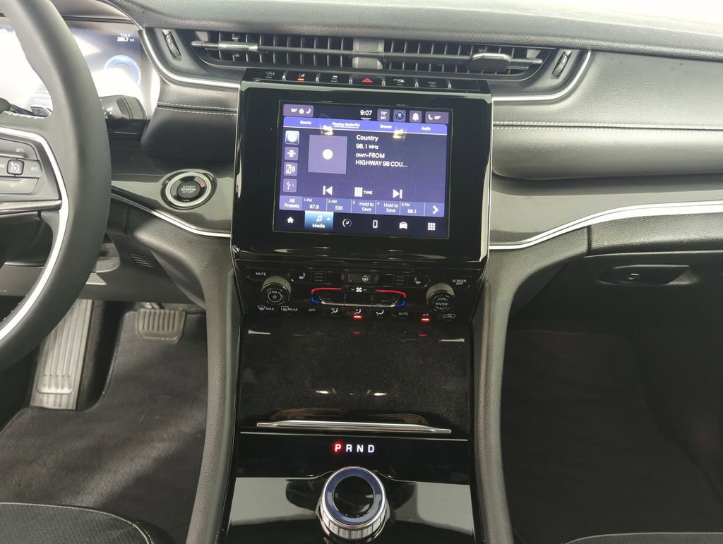 Used 2023 Jeep Grand Cherokee Altitude image 25