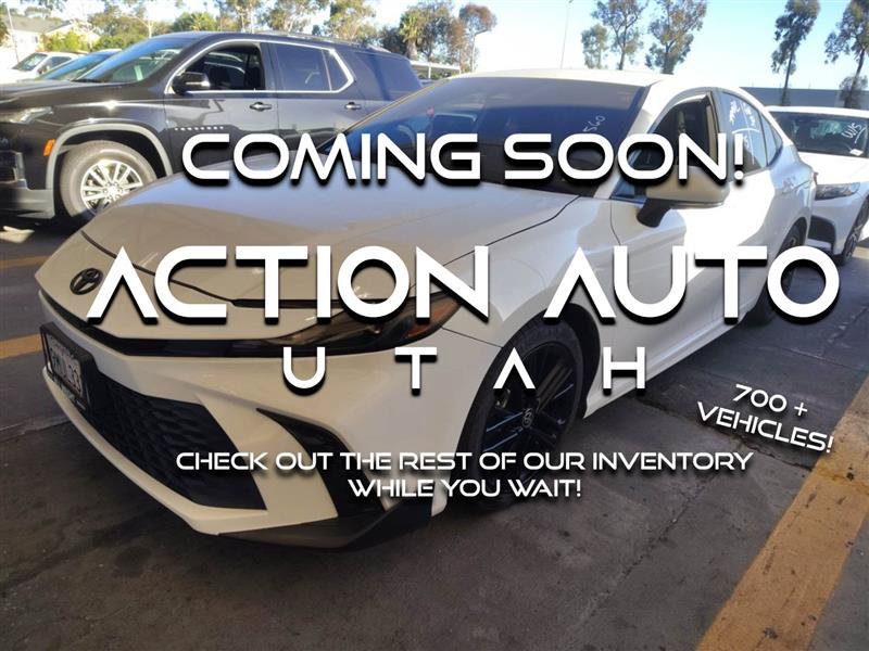 Used 2025 Toyota Camry SE FWD image 1