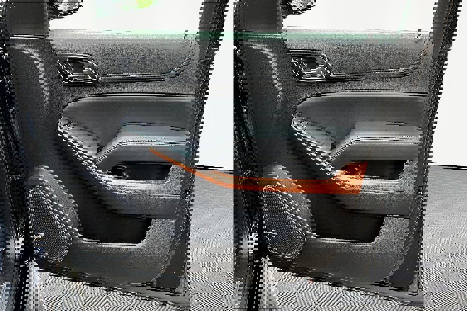 Used 2016 Chevrolet Suburban LTZ AWD/4WD image 29