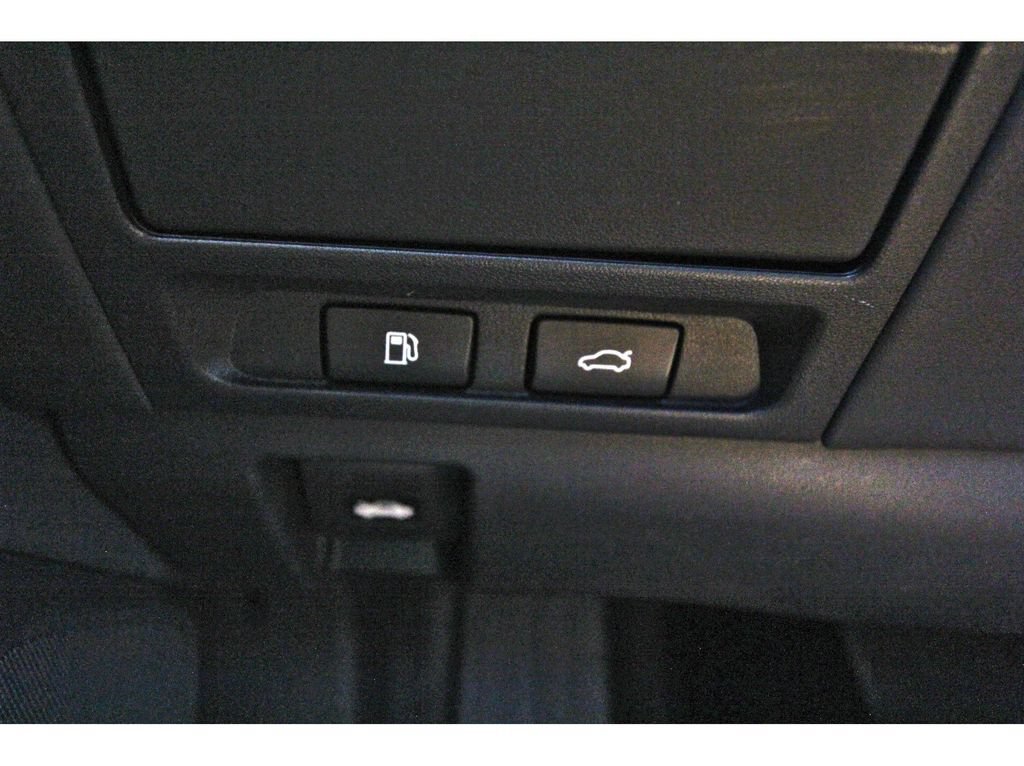 Used 2022 Lexus LS 500 RWD image 18