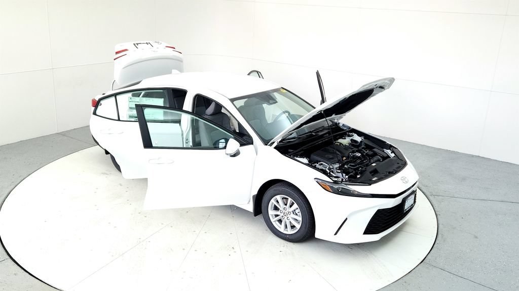 Used 2025 Toyota Camry LE AWD/4WD image 20