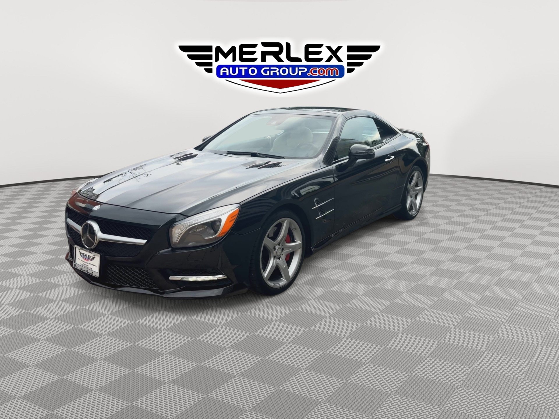 Used 2013 Mercedes-Benz SL 550 w/ Premium Pkg image 4