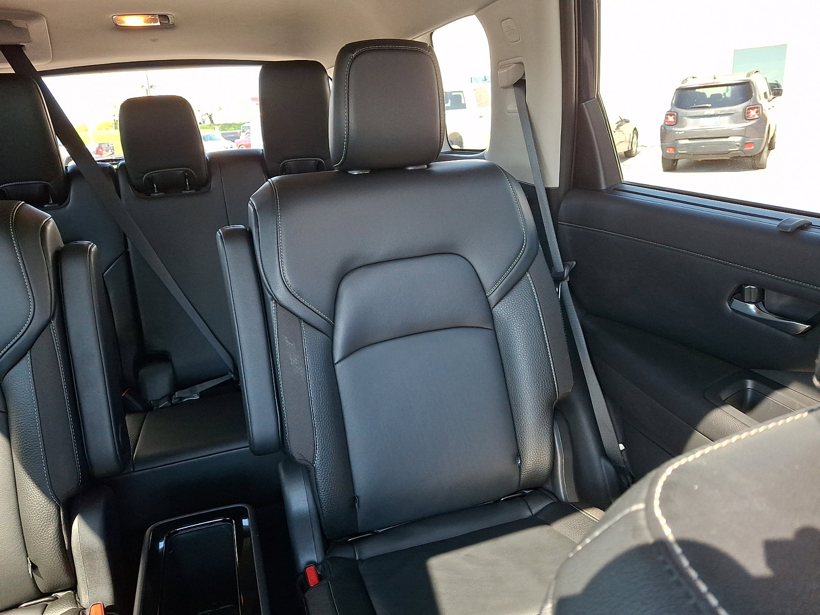 Used 2023 Nissan Pathfinder SL w/ SL Premium Package image 21