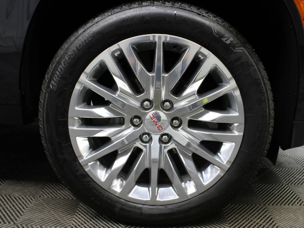 Used 2025 GMC Yukon XL Denali AWD/4WD image 13