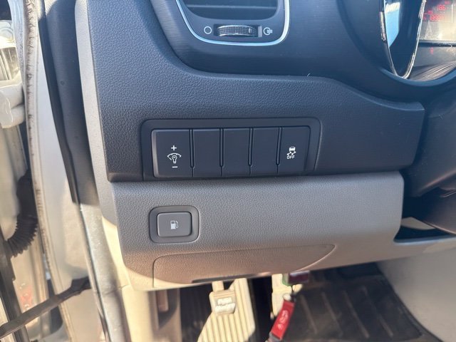 Used 2016 Kia Sedona LX FWD image 17