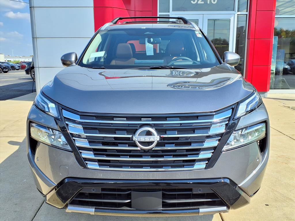 New 2026 Nissan Rogue Platinum image 2