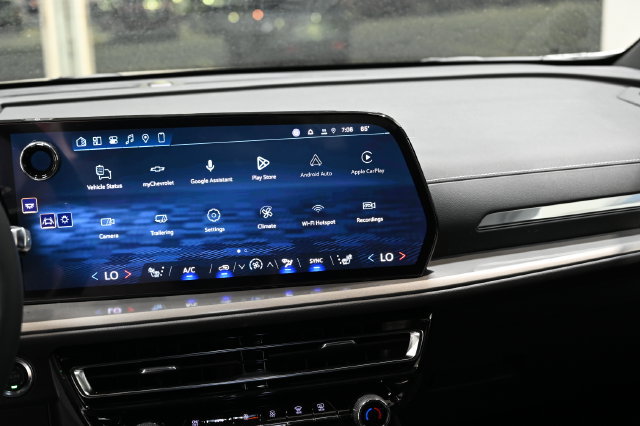 New 2027 Chevrolet Traverse LT w/ Midnight/Sport Edition FWD image 16