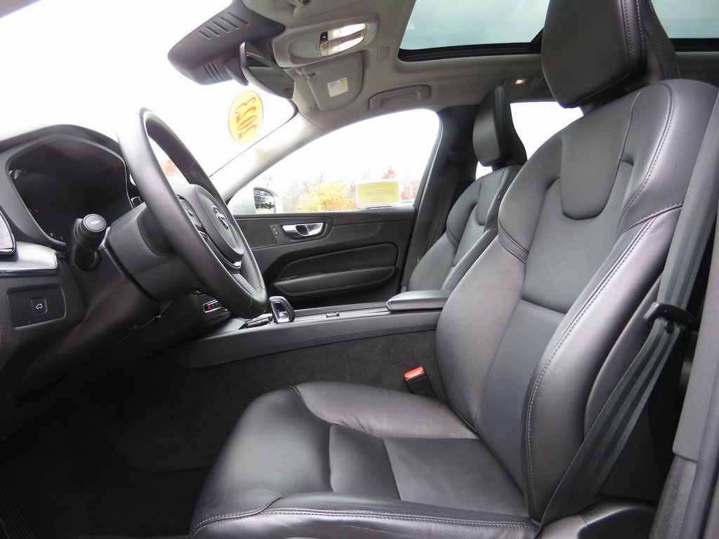 Used 2023 Volvo XC60 B5 Core w/ Climate Package image 11