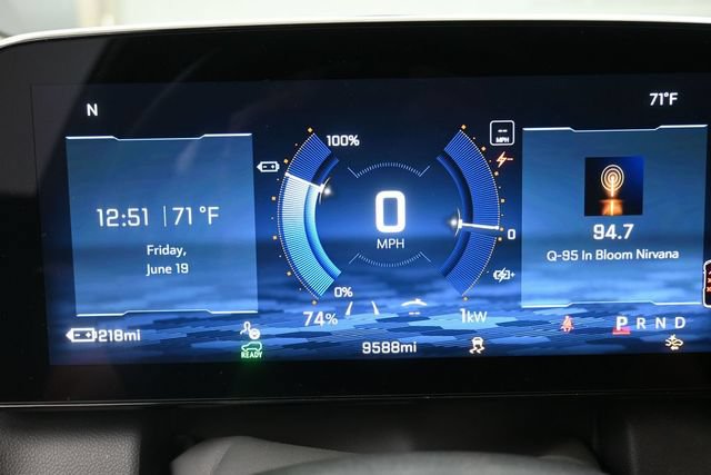 Used 2024 Chevrolet Equinox EV LT w/ LPO, Active Package AWD/4WD image 9