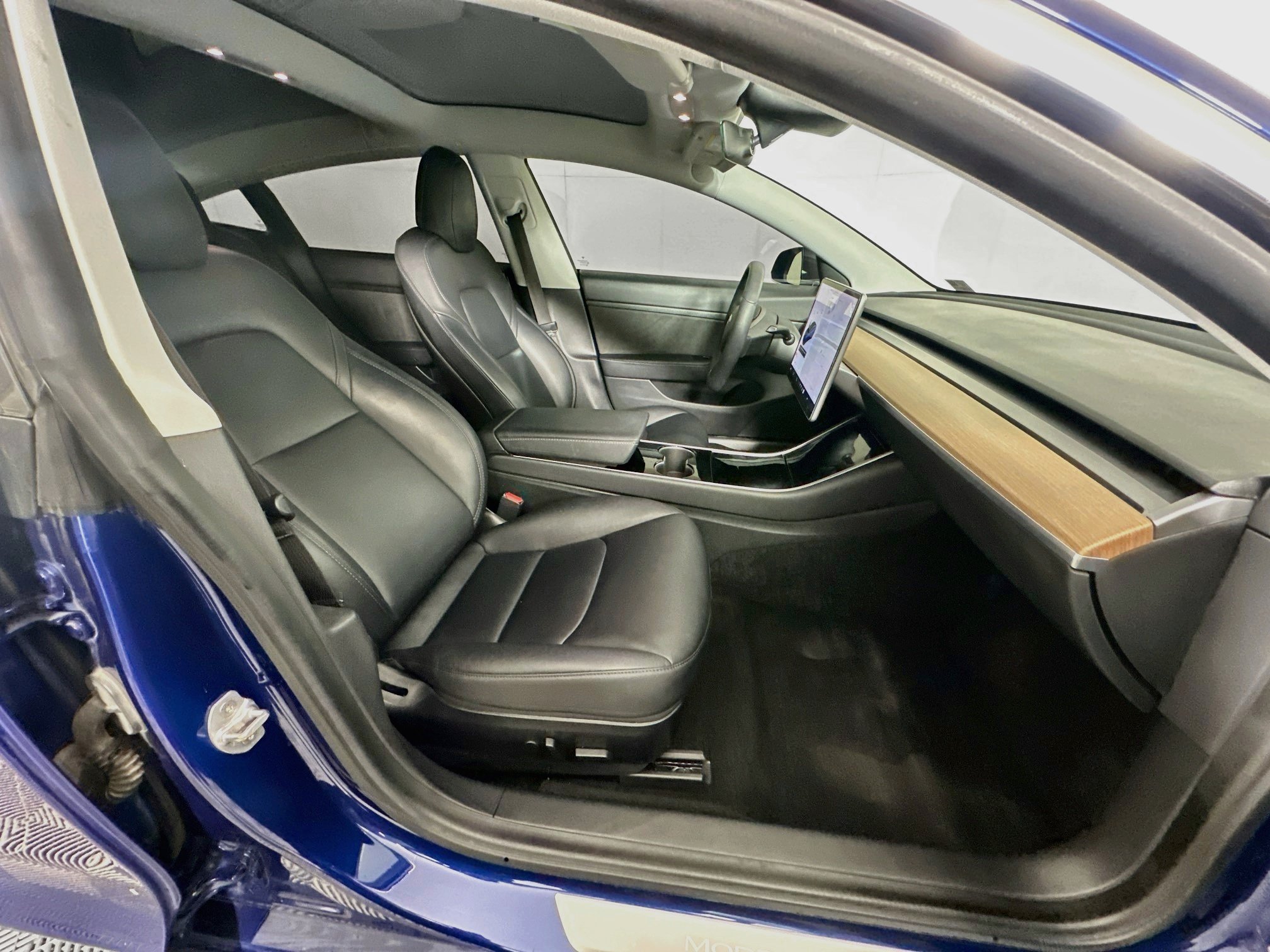 Used 2020 Tesla Model 3 Standard Range Plus RWD image 29