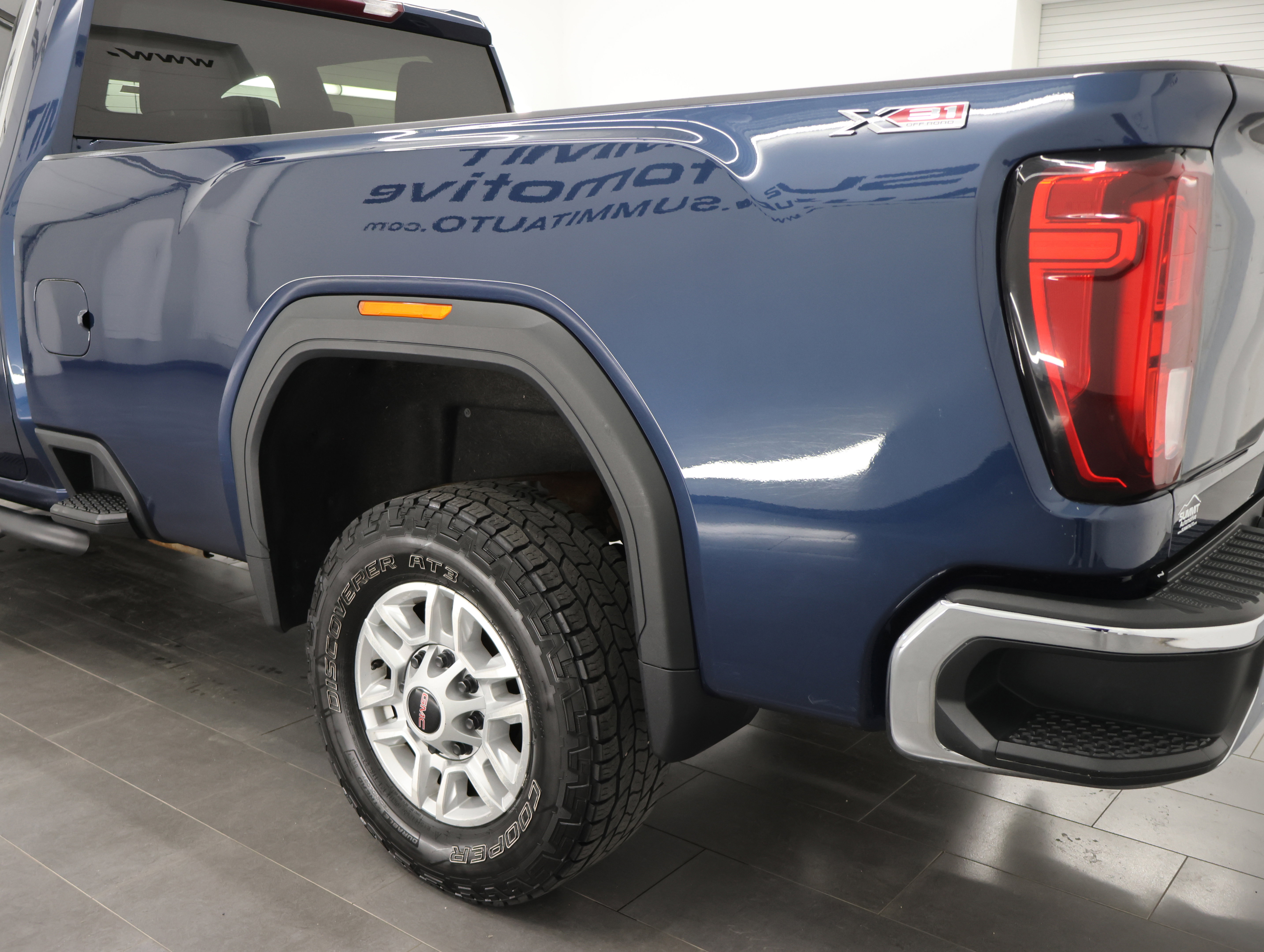 Used 2021 GMC Sierra 2500 SLE w/ X31 Off-Road Package AWD/4WD image 27