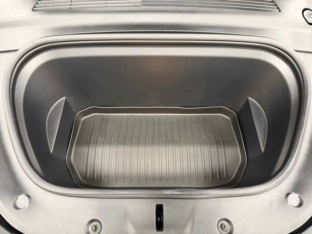 Used 2021 Tesla Model Y Performance image 9