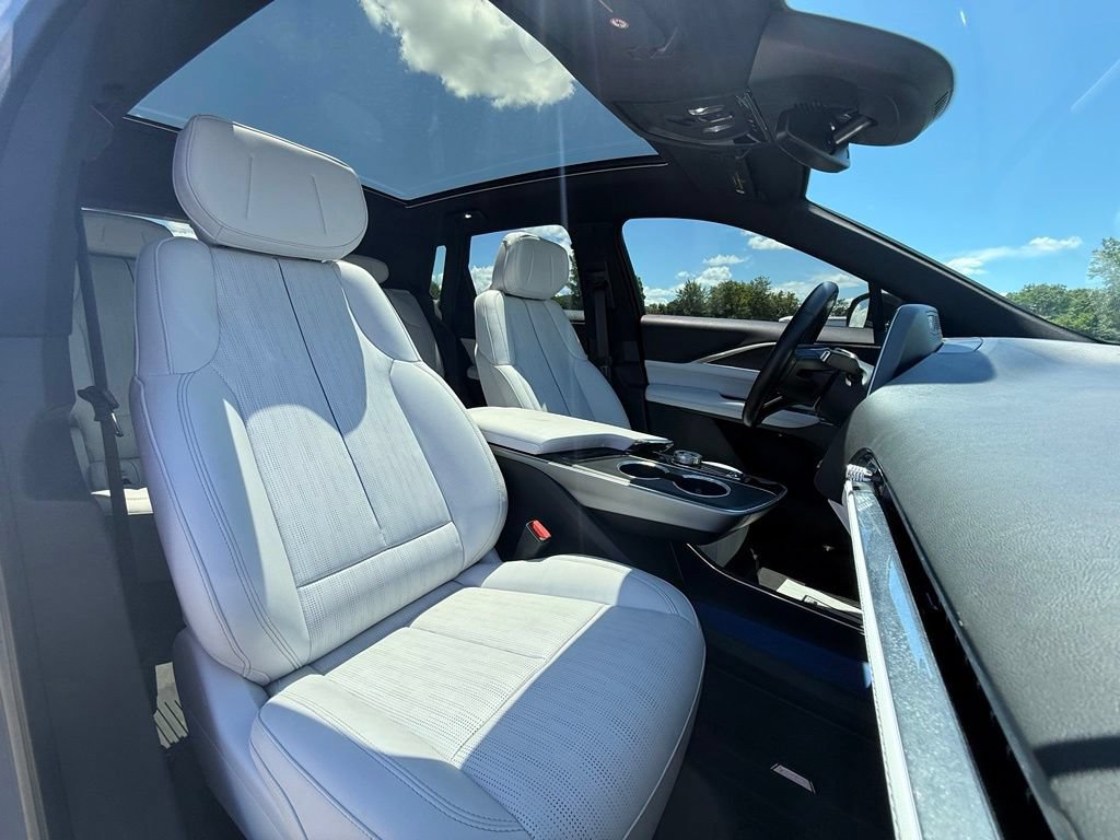 Certified 2024 Cadillac Lyriq Luxury w/ LPO, Floor Liner Package AWD/4WD image 32