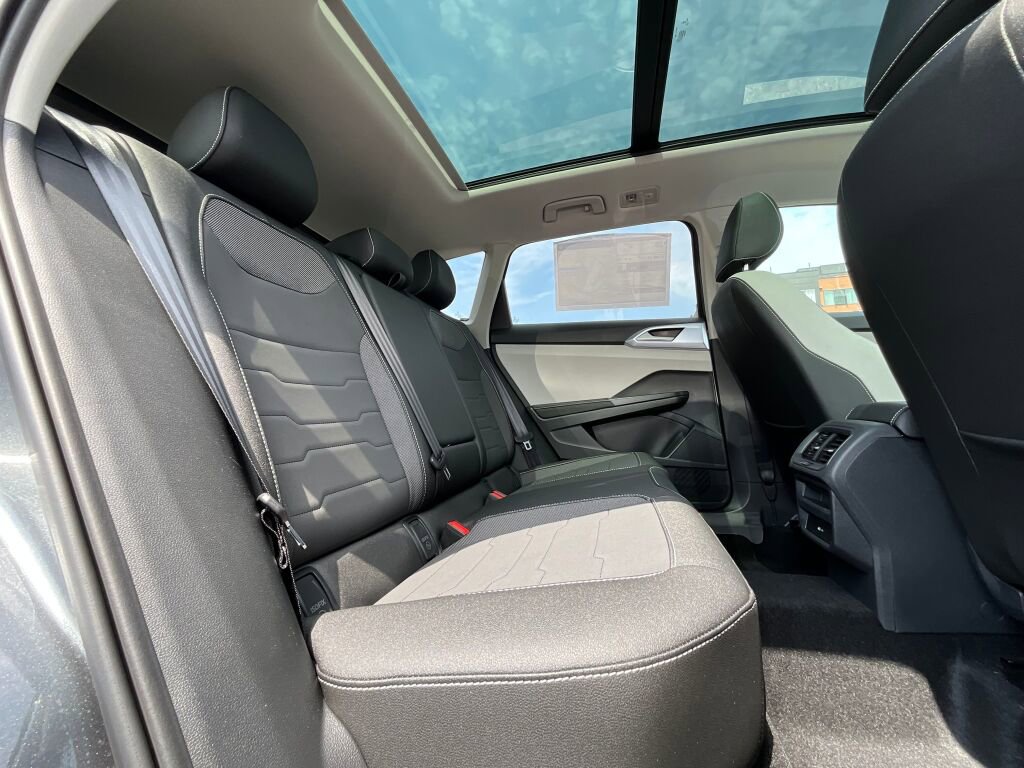 New 2025 Volkswagen Taos SE image 13