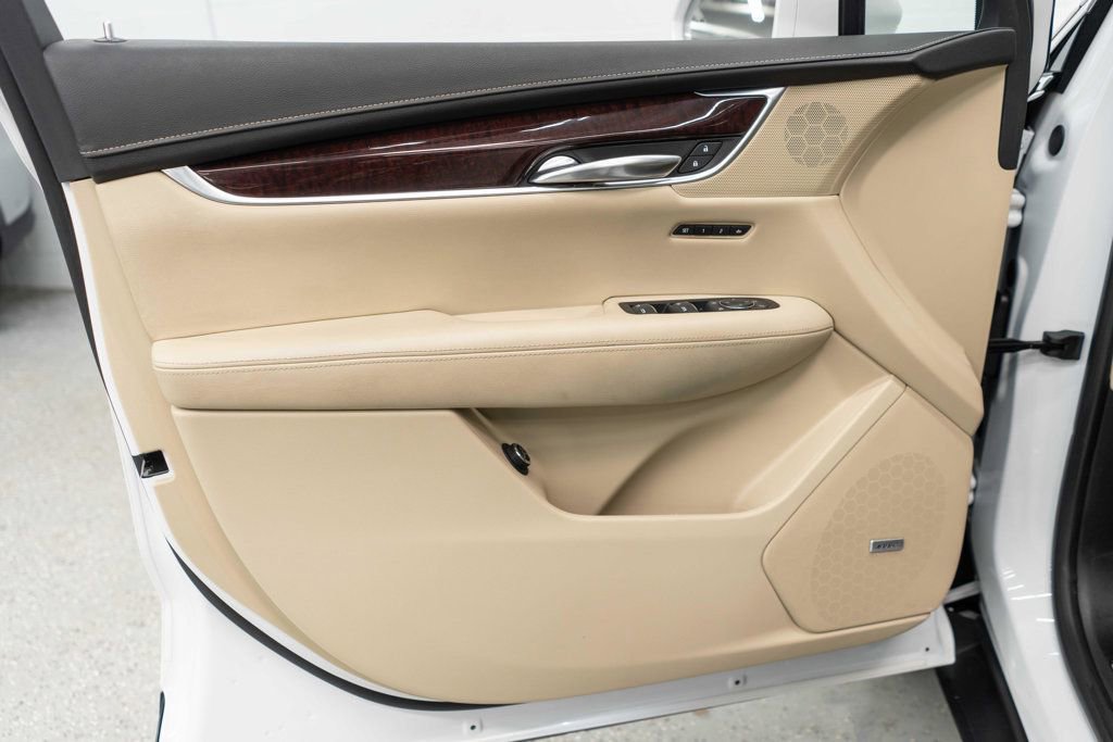 Used 2017 Cadillac XT5 Luxury w/ Driver Awareness Package image 14