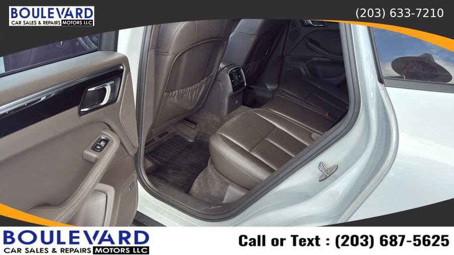 Used 2017 Porsche Macan S image 28