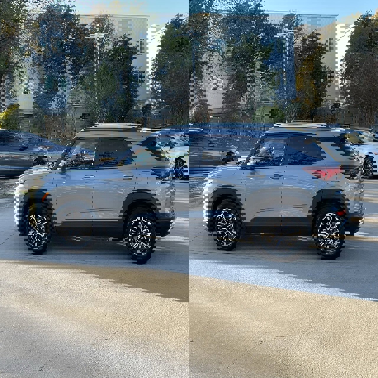 Used 2025 Chevrolet TrailBlazer LT image 3