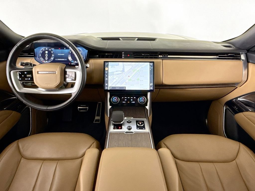 Used 2023 Land Rover Range Rover Long Wheelbase SE image 9