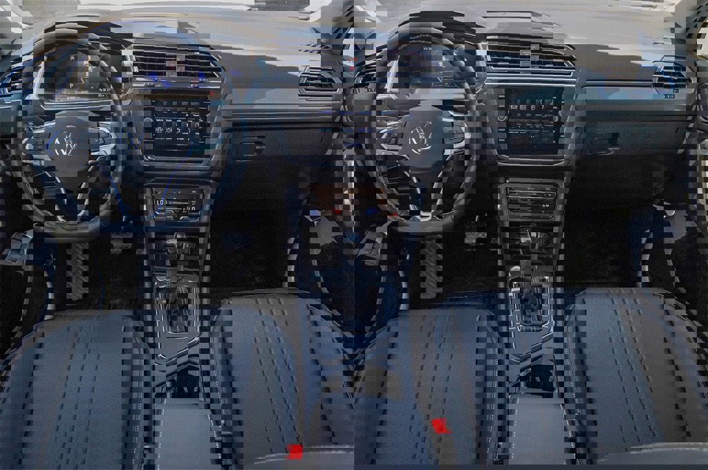 New 2024 Volkswagen Tiguan SE image 26