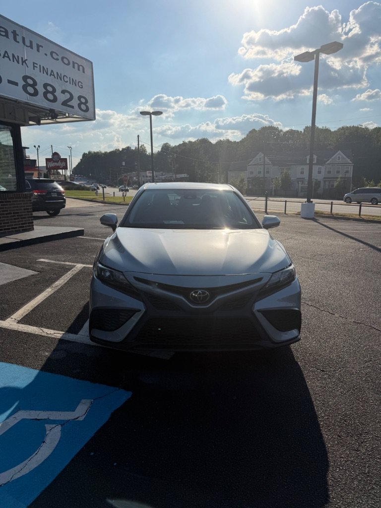 Used 2023 Toyota Camry SE w/ Convenience Package FWD image 2