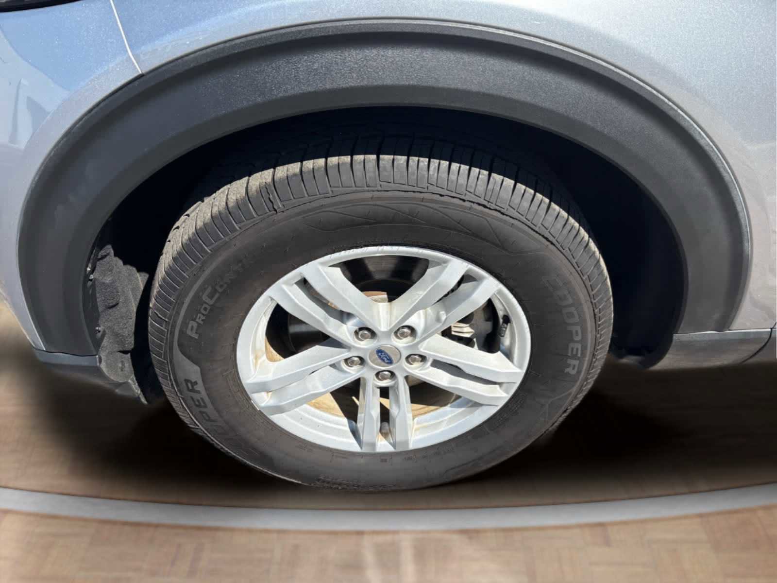 Used 2023 Ford Explorer XLT image 32