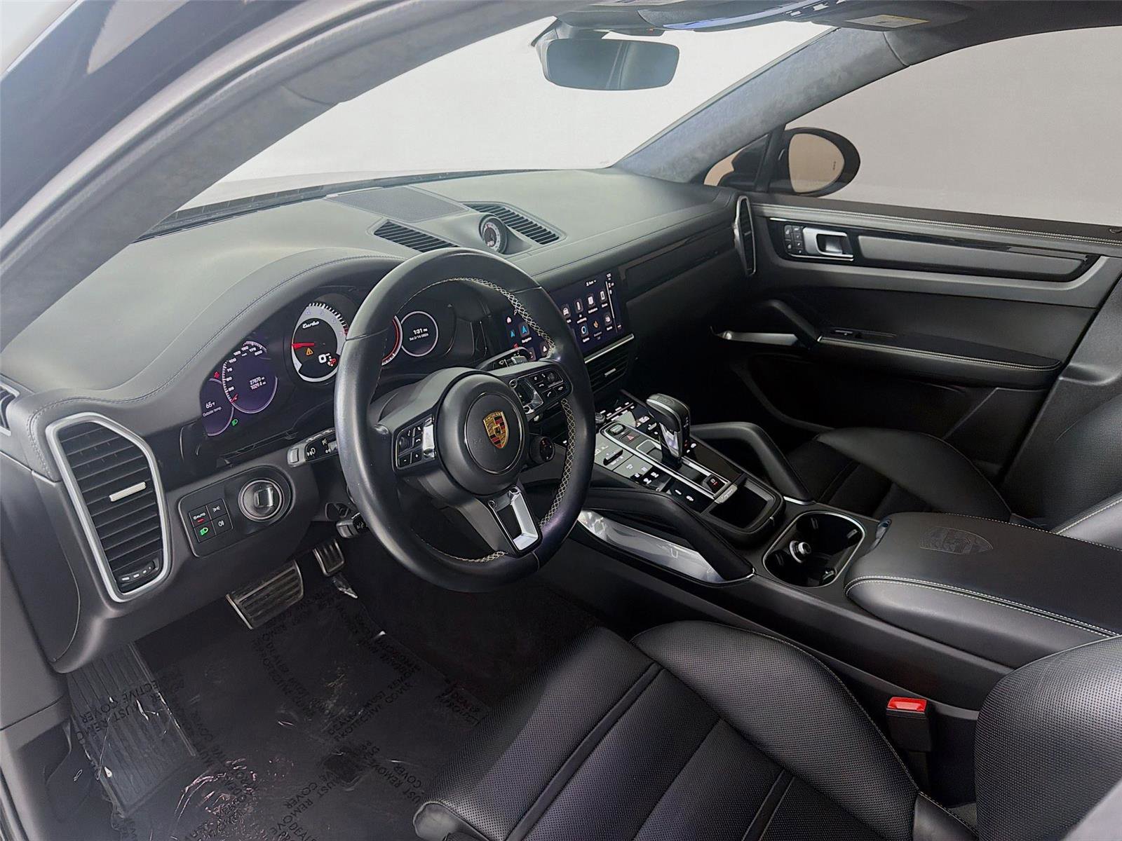 Certified 2022 Porsche Cayenne Turbo image 4