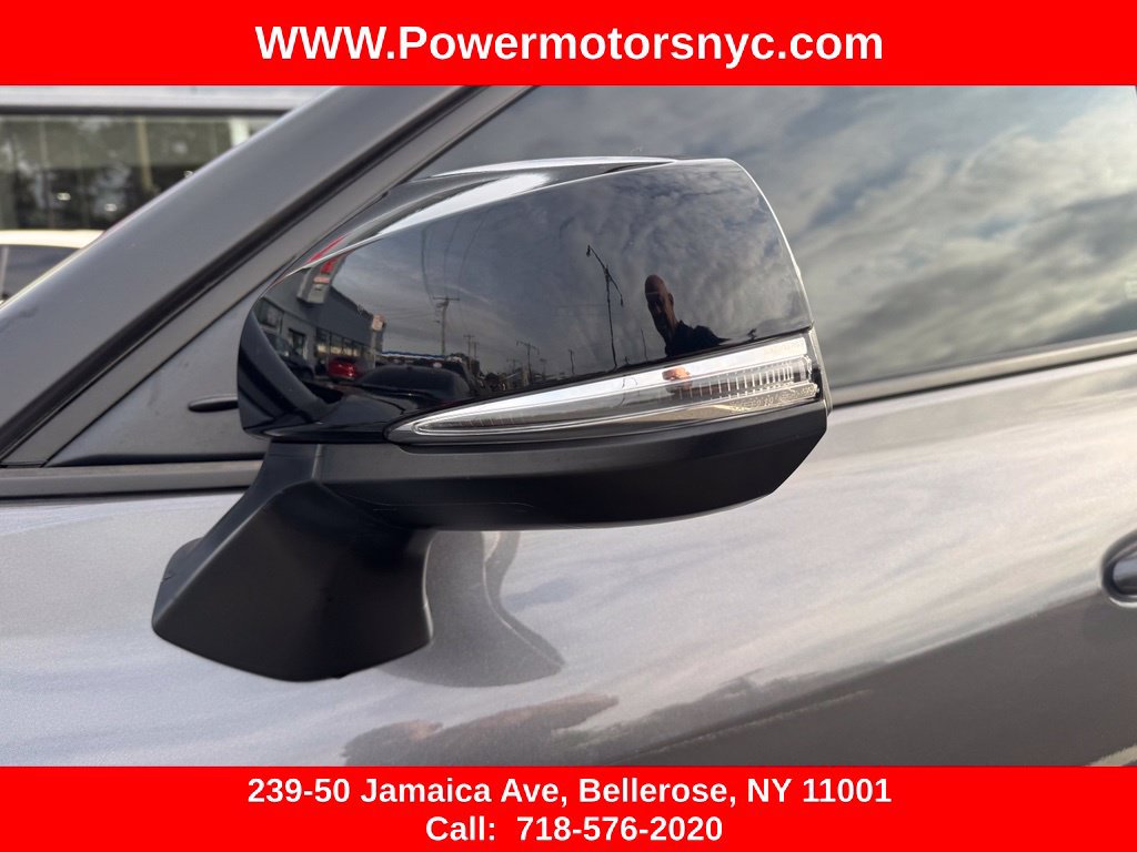 Used 2023 Toyota Highlander XSE AWD/4WD image 13