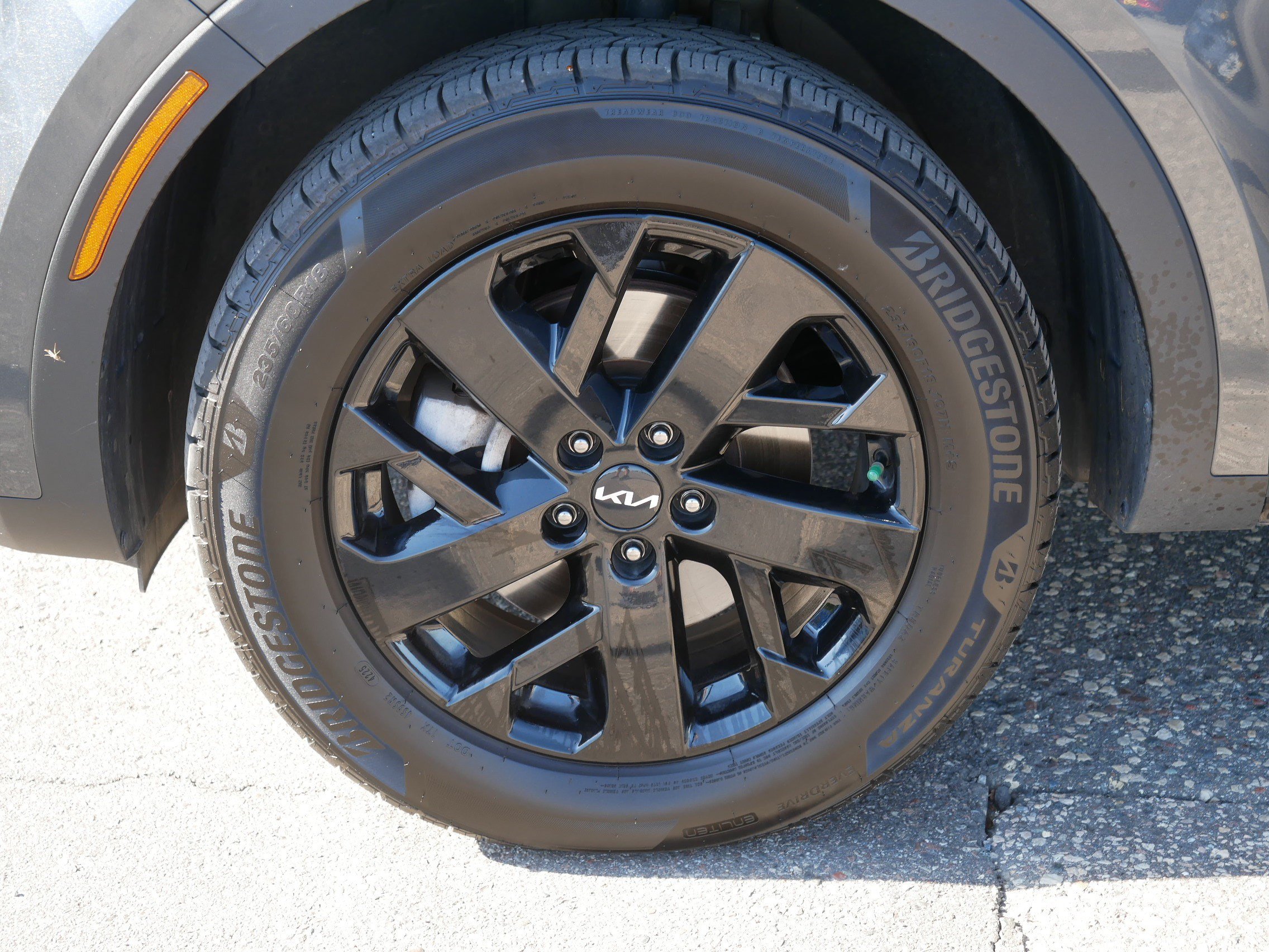 Used 2022 Kia Sorento S w/ Panoramic Sunroof Package AWD/4WD image 15