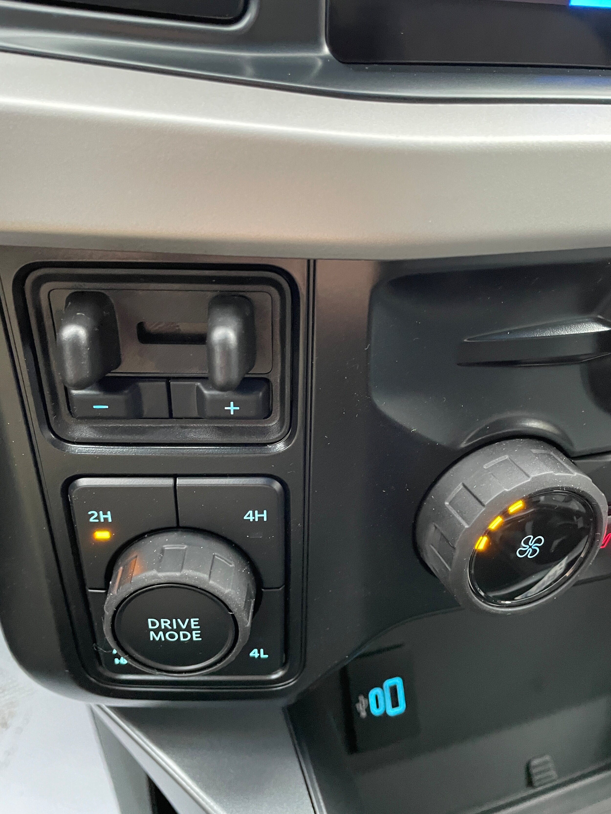 New 2026 Ford F250 XLT w/ XLT Premium Package AWD/4WD image 20