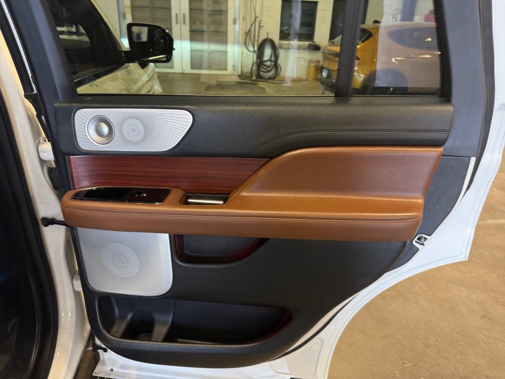 Used 2023 Lincoln Navigator Reserve AWD/4WD image 41