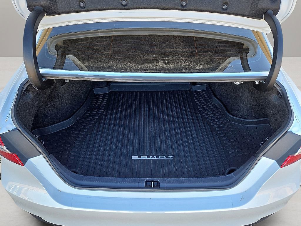 Used 2023 Toyota Camry XLE image 14