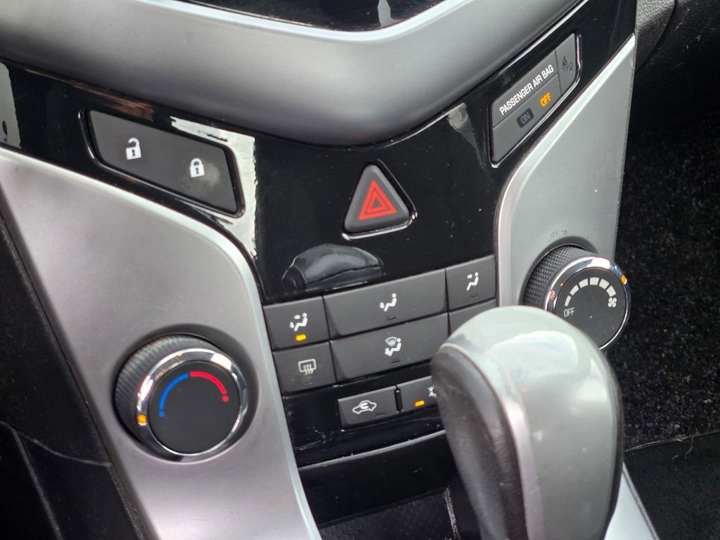 Used 2013 Chevrolet Cruze LT FWD image 29
