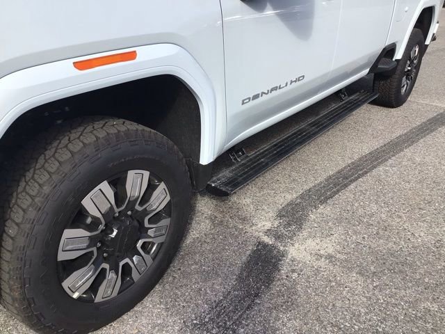 New 2026 GMC Sierra 3500 Denali w/ Denali Reserve Package image 7