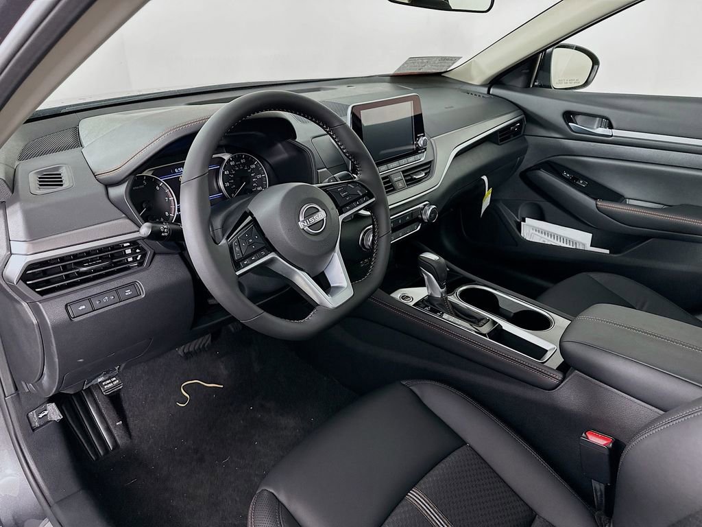 New 2025 Nissan Altima 2.5 SR image 14