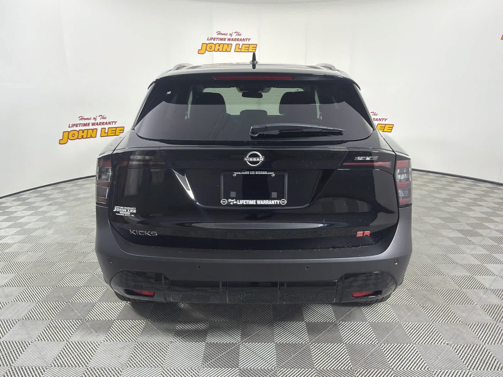New 2026 Nissan Kicks SR FWD image 4