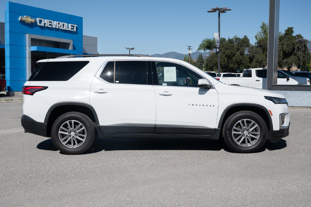 Used 2023 Chevrolet Traverse LT FWD image 3