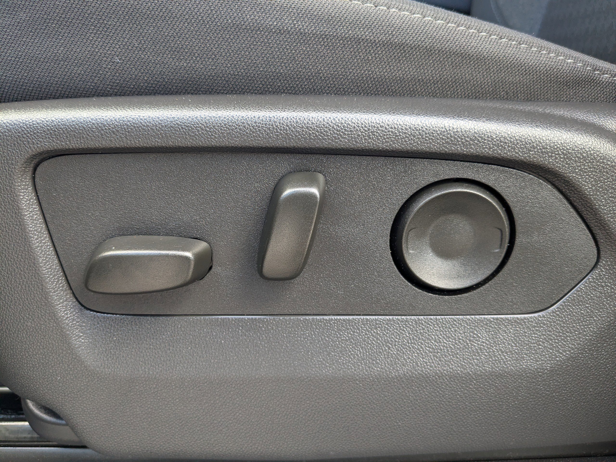 Used 2025 Chevrolet Silverado 1500 Custom image 20