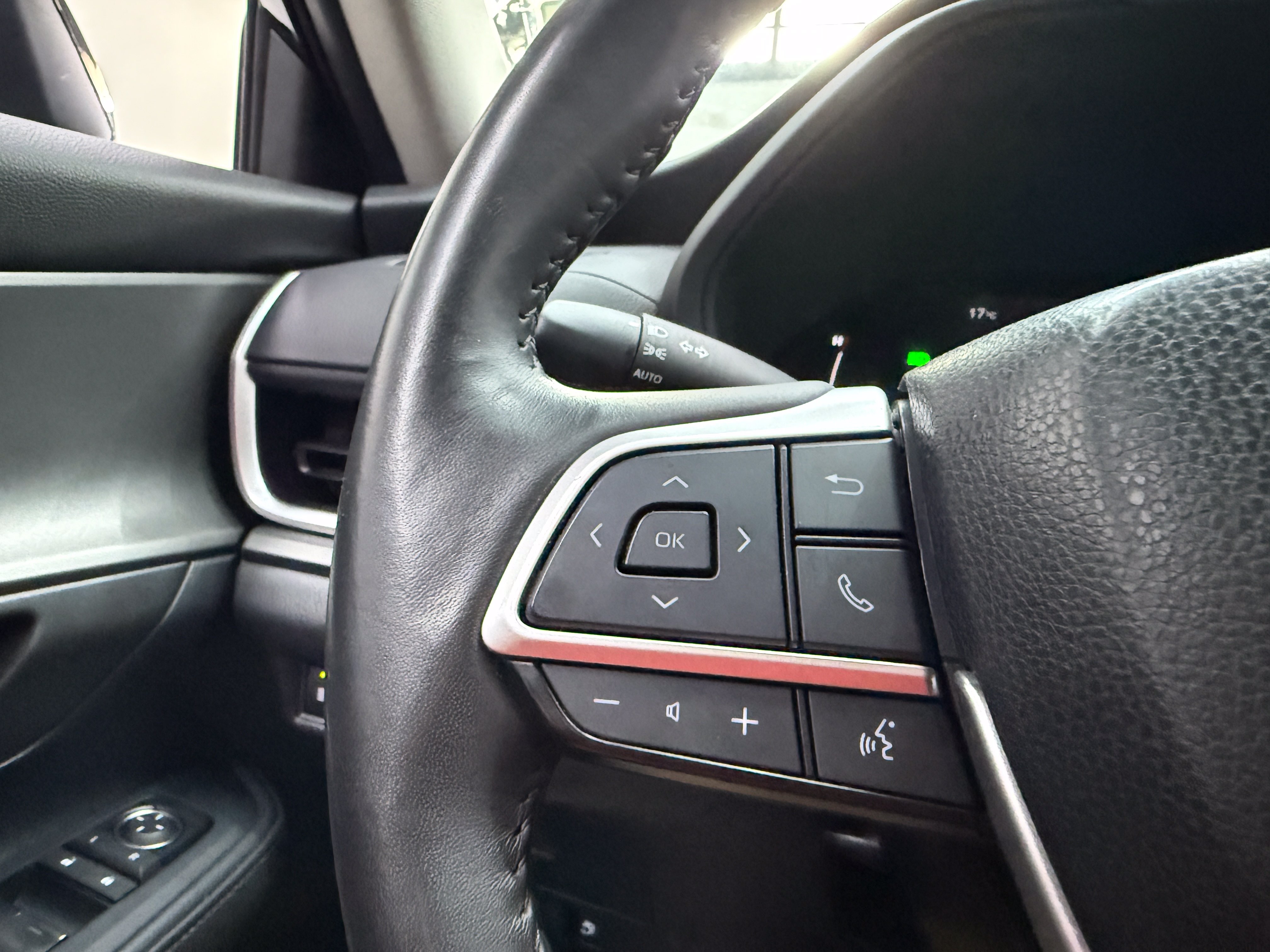 Used 2024 Toyota Grand Highlander AWD image 13