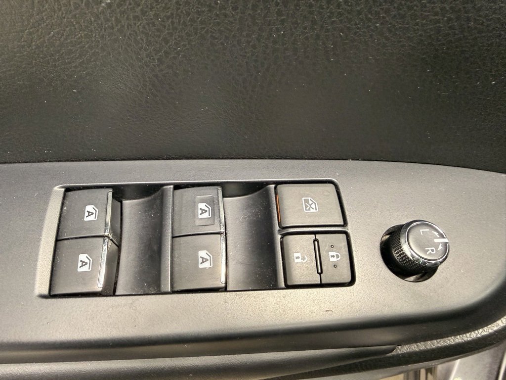 Used 2018 Toyota Highlander Limited Platinum image 21