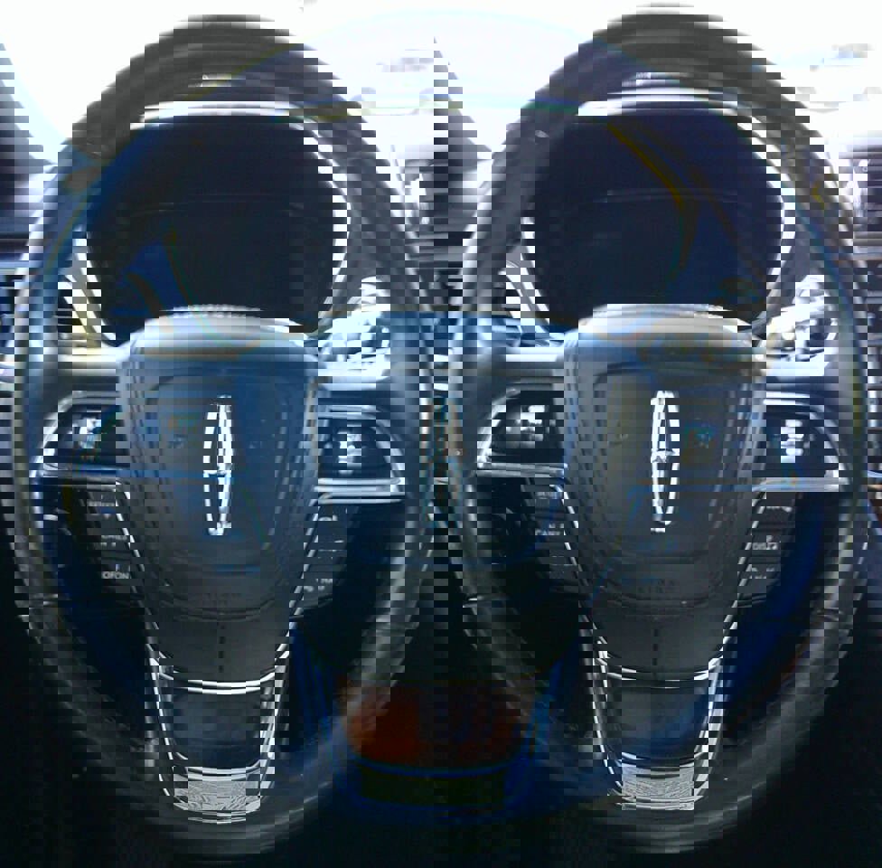 Used 2018 Lincoln Continental Select w/ Continental Climate Package image 11