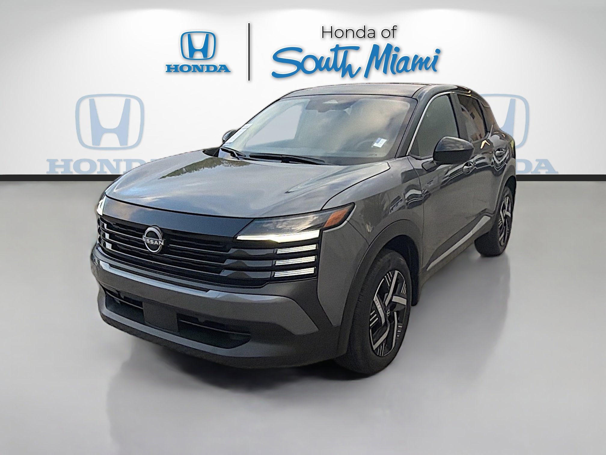 Used 2025 Nissan Kicks SV image 3