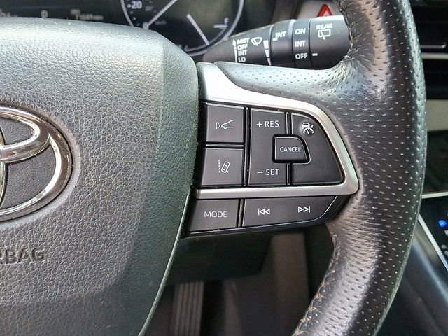 Used 2021 Toyota Sienna Limited image 30