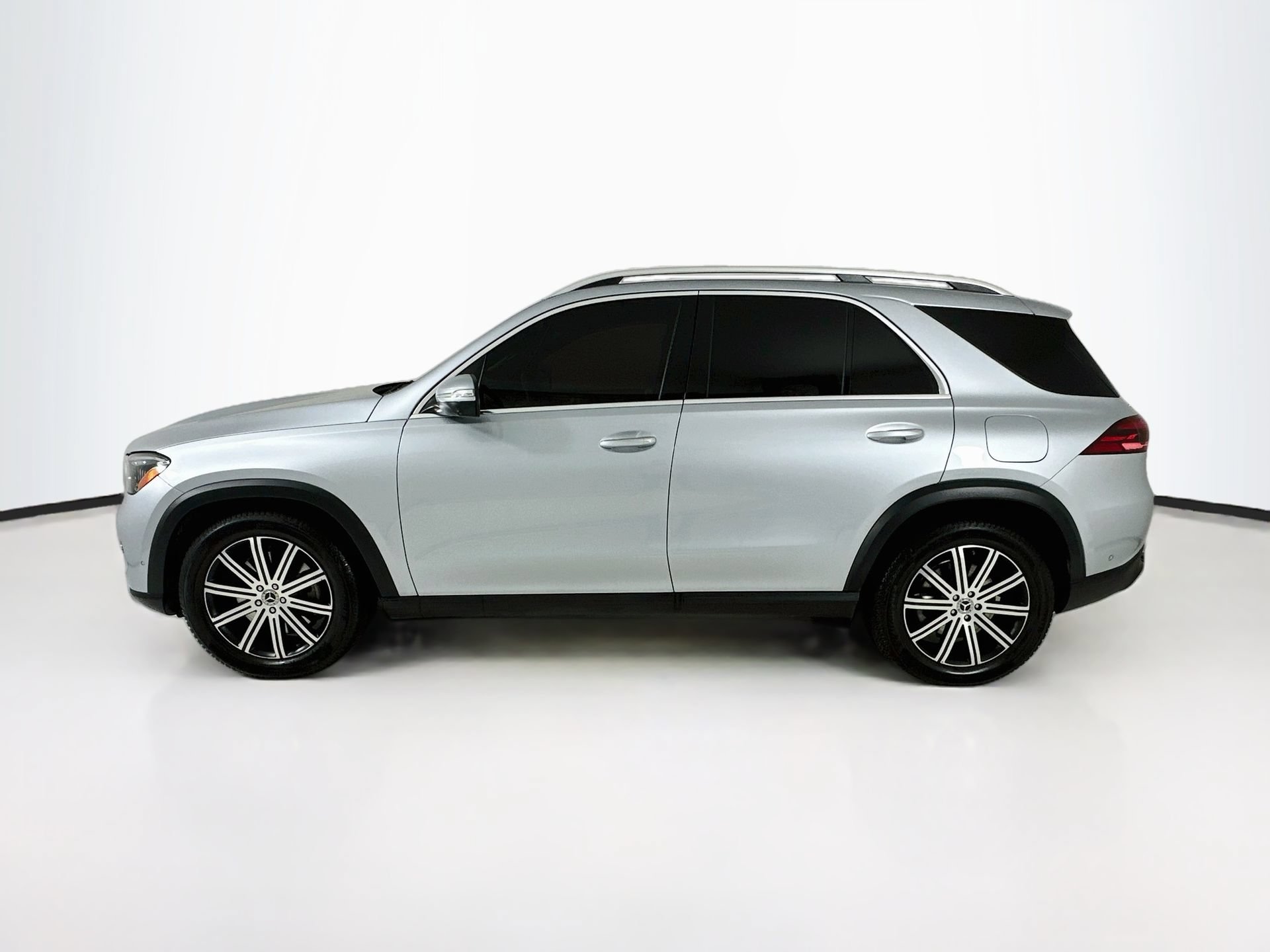 Certified 2025 Mercedes-Benz GLE 450e 4MATIC image 5