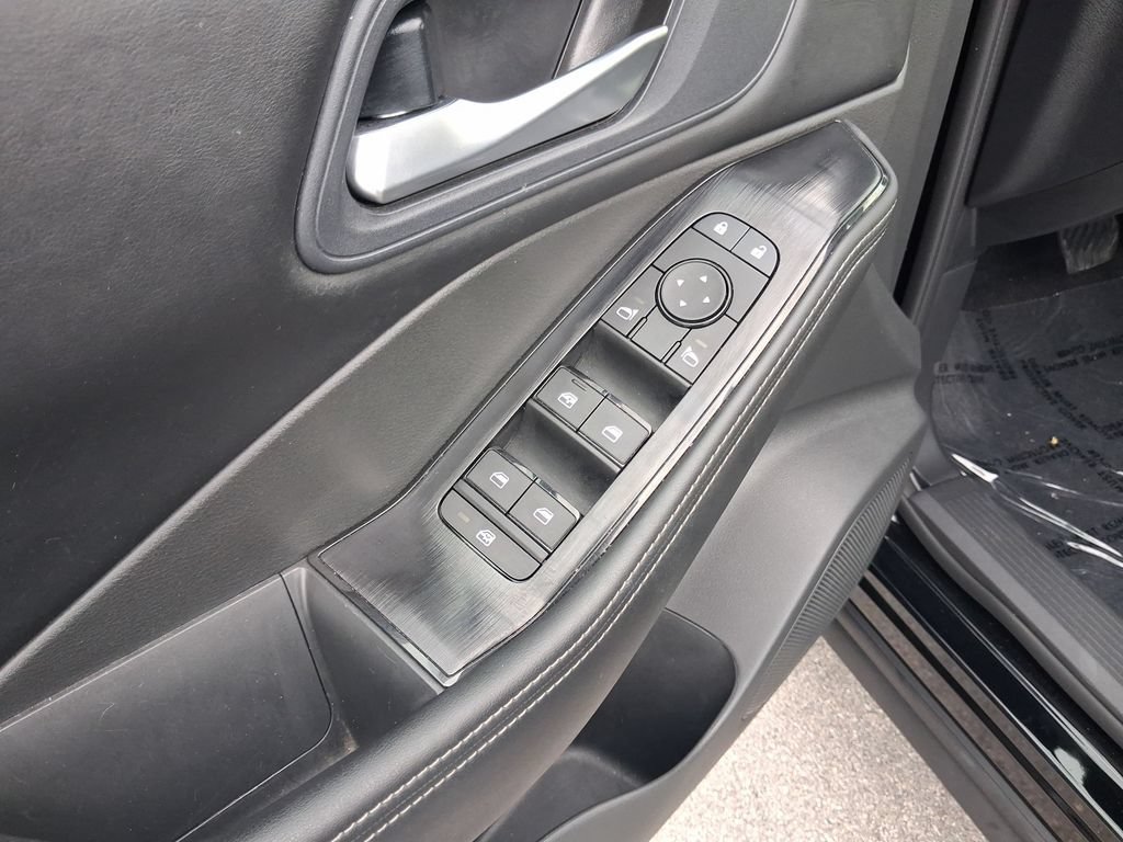 Certified 2025 Nissan Rogue SV FWD image 16