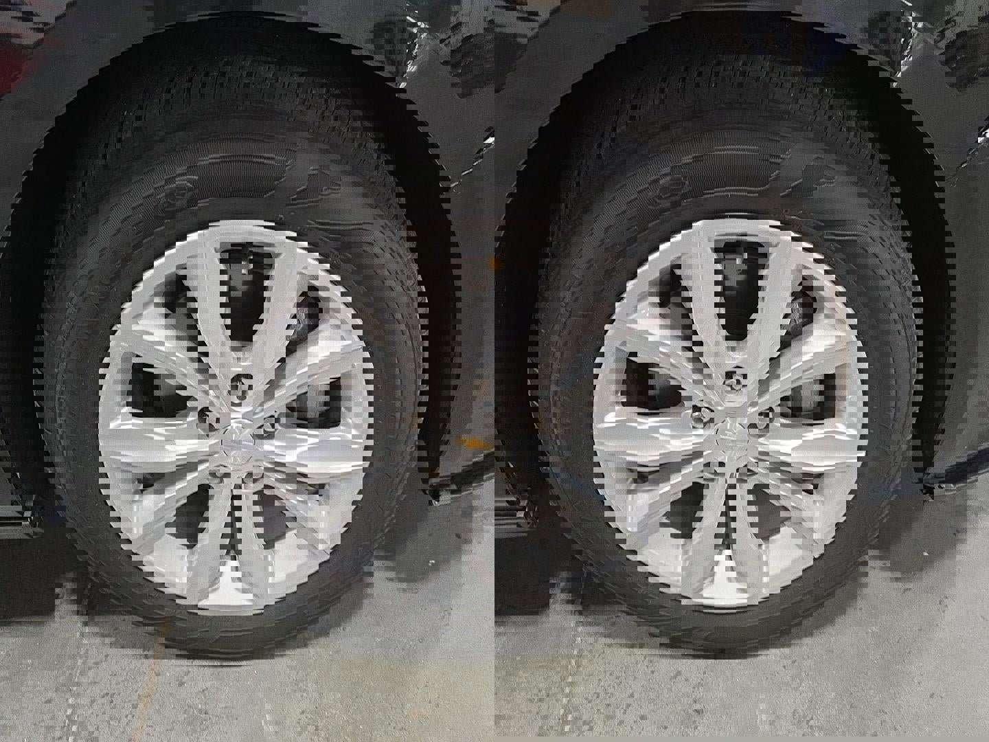 Used 2024 Chevrolet Malibu LT image 25