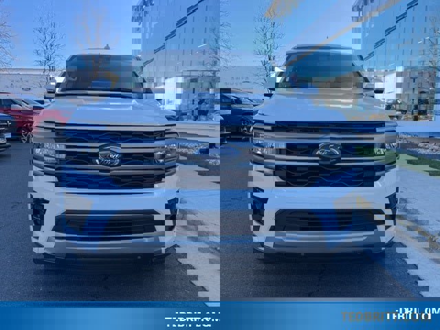 Used 2024 Ford Expedition XLT image 2