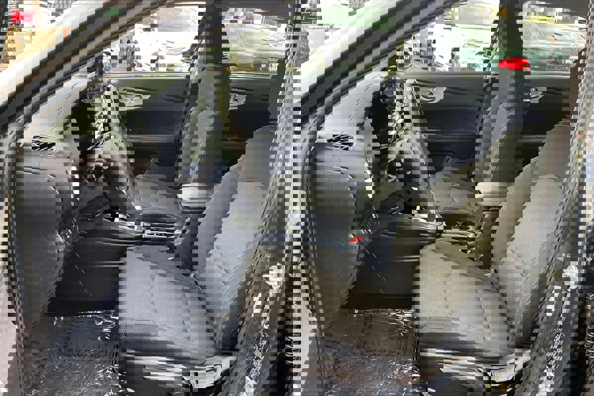 Used 2022 Kia Forte LXS image 21