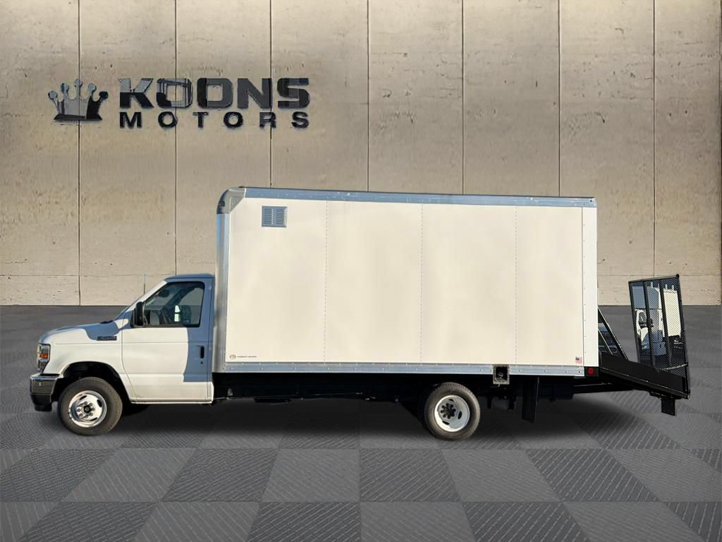 New 2026 Ford E-450 and Econoline 450 Super Duty w/ Power Equipment Group RWD image 4